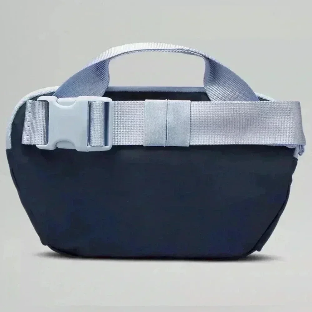 🍋 NWT Lululemon All Day Essentials Belt Bag 2.5L in True Navy/Blue Linen - Picture 4 of 5